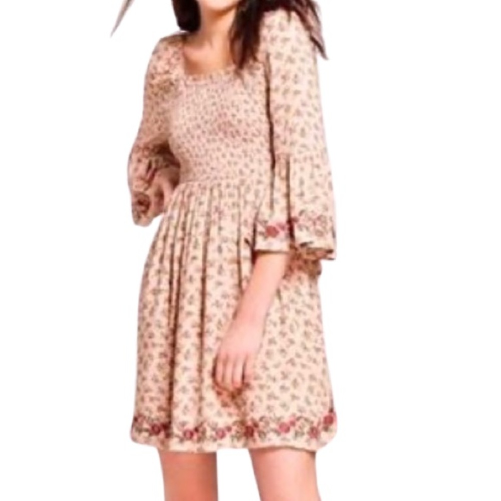 Women Juniors Xhilaration  Bell Sleeve Cocktail Dress Size Medium Peach Floral